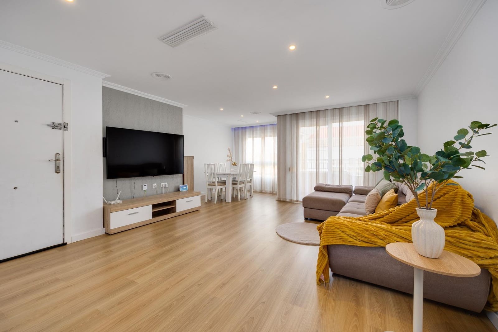 Apartamento de 3 habitaciones en Torrevieja en venta - 265.000 € (Ref: 9963125)
