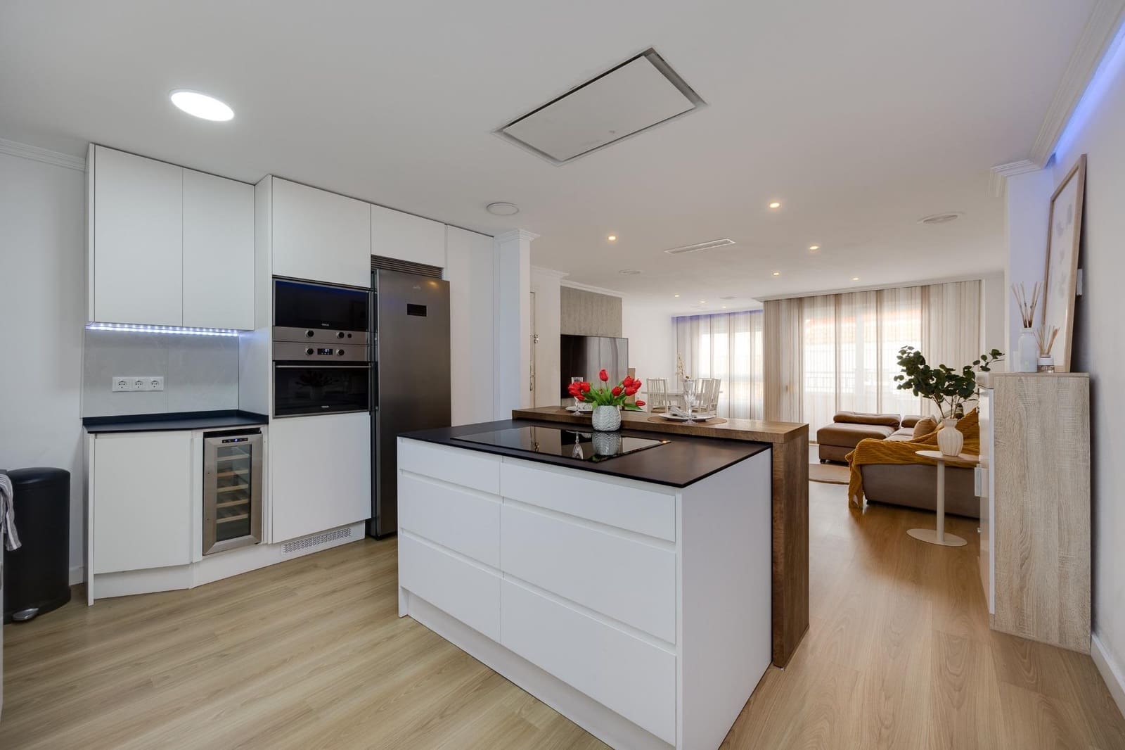 Apartamento de 3 habitaciones en Torrevieja en venta - 265.000 € (Ref: 9963125)