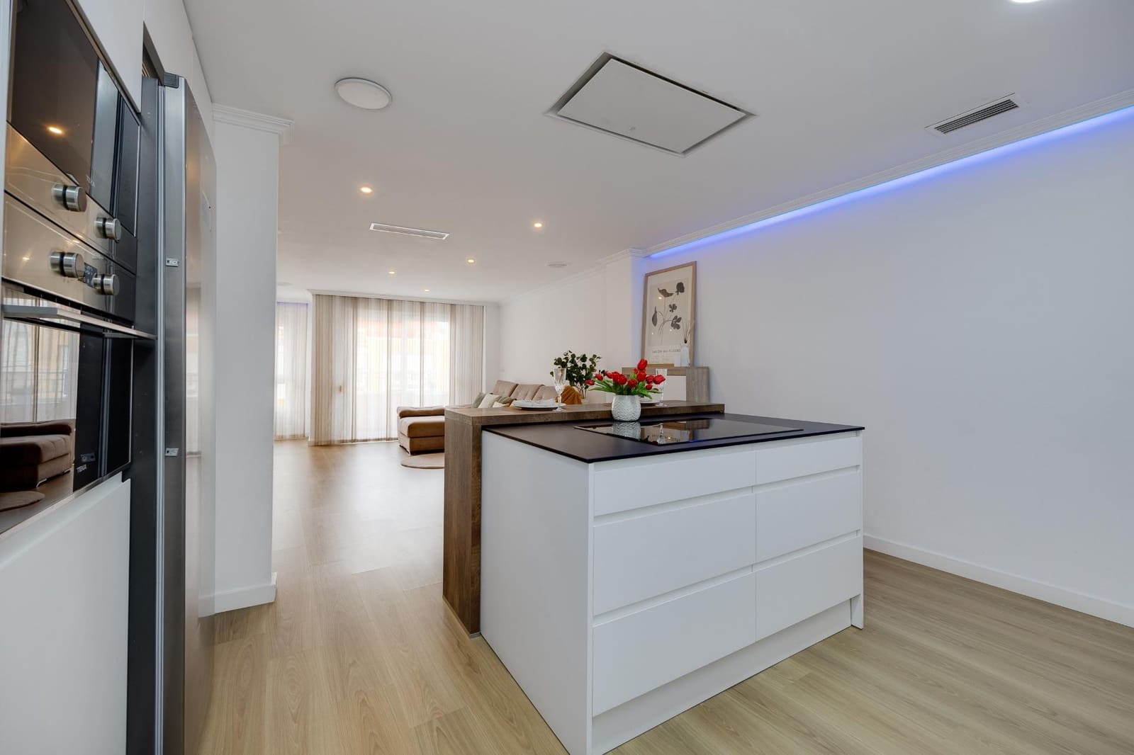 Apartamento de 3 habitaciones en Torrevieja en venta - 265.000 € (Ref: 9963125)
