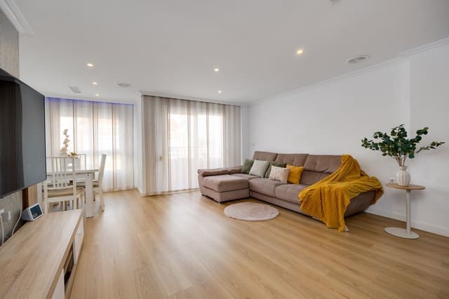 Apartamento de 3 habitaciones en Centro, Torrevieja en venta - 265.000 € (Ref: 9963125)