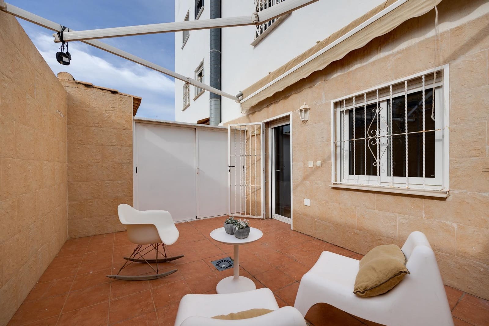 Apartamento de 3 habitaciones en Torrevieja en venta - 265.000 € (Ref: 9963125)