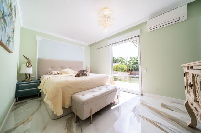 4 Zimmer Villa zu verkaufen in El Chaparral - La Siesta - La Torreta, Torrevieja mit Pool - 1.350.000 € (Ref: 9963130)