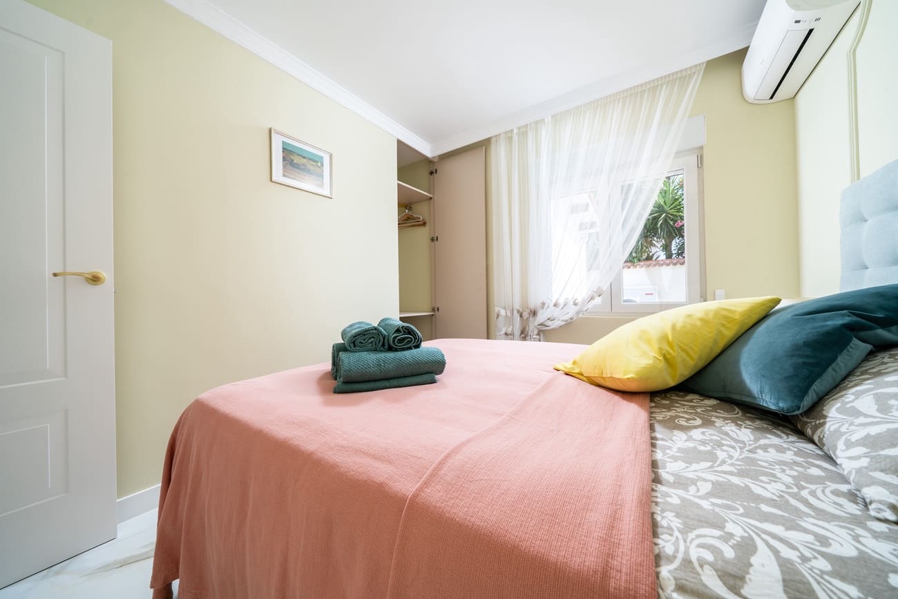 4 Zimmer Villa zu verkaufen in Torrevieja mit Pool - 1.350.000 € (Ref: 9963130)