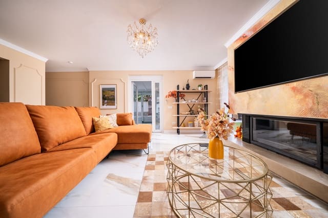 4 Zimmer Villa zu verkaufen in El Chaparral - La Siesta - La Torreta, Torrevieja mit Pool - 1.350.000 € (Ref: 9963130)