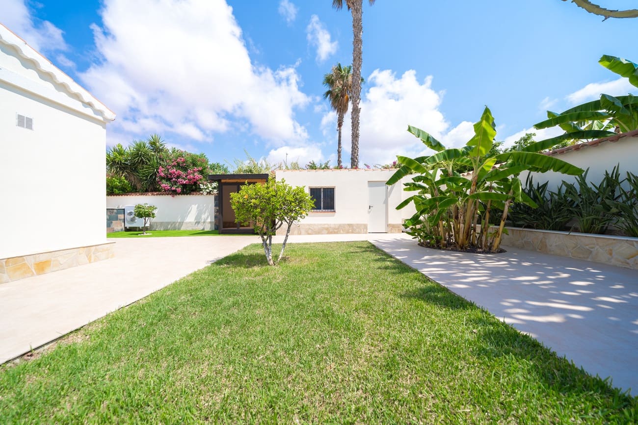4 Zimmer Villa zu verkaufen in Torrevieja mit Pool - 1.350.000 € (Ref: 9963130)