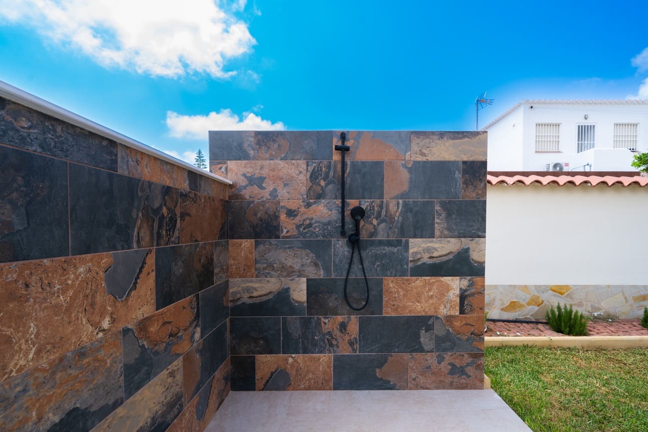4 Zimmer Villa zu verkaufen in Torrevieja mit Pool - 1.350.000 € (Ref: 9963130)