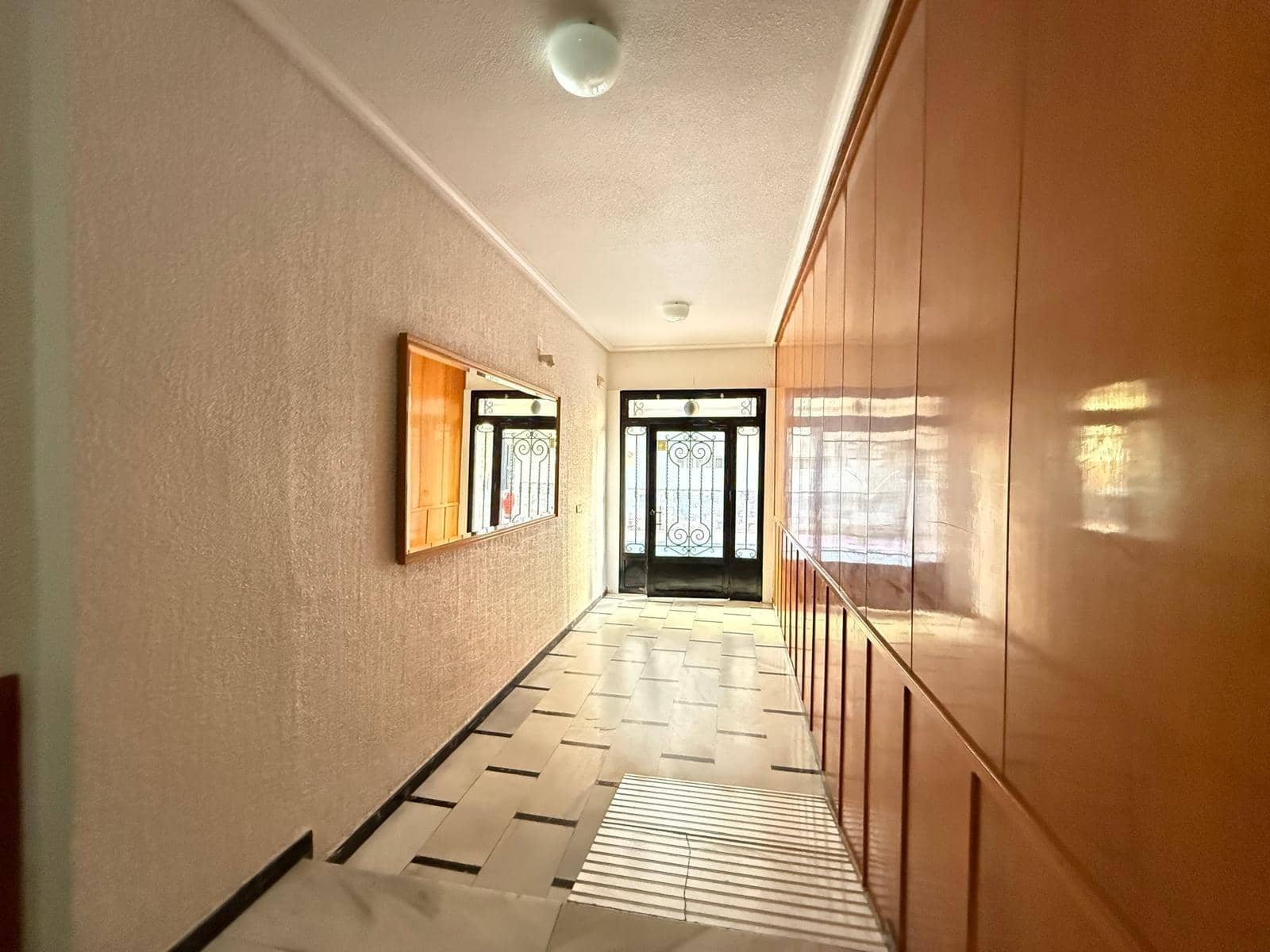 1 Zimmer Apartment zu verkaufen in Torrevieja - 156.900 € (Ref: 9963135)