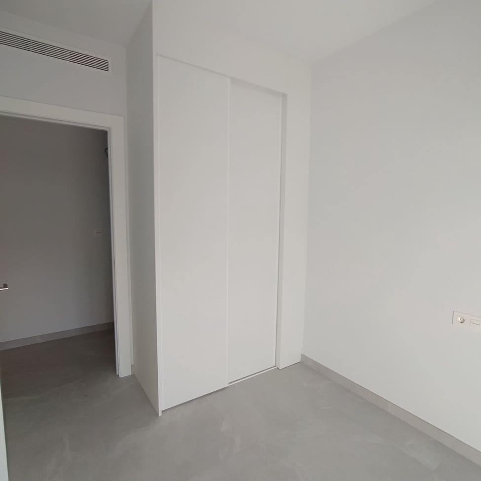 2 quarto Apartamento para venda em Torrevieja com piscina - 300 000 € (Ref: 9963140)