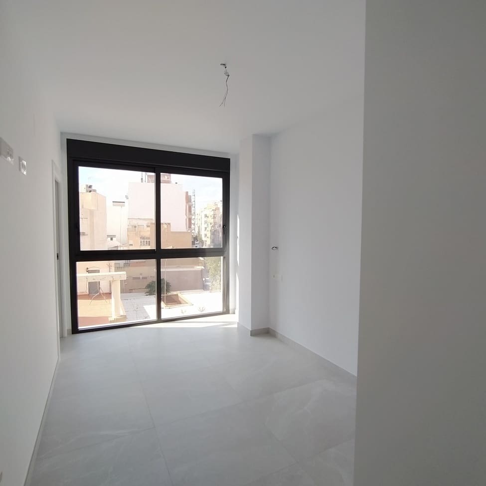 2 quarto Apartamento para venda em Torrevieja com piscina - 300 000 € (Ref: 9963140)