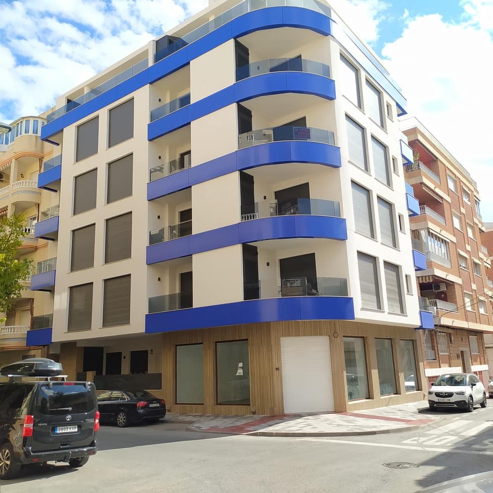 2 quarto Apartamento para venda em Torrevieja com piscina - 300 000 € (Ref: 9963140)