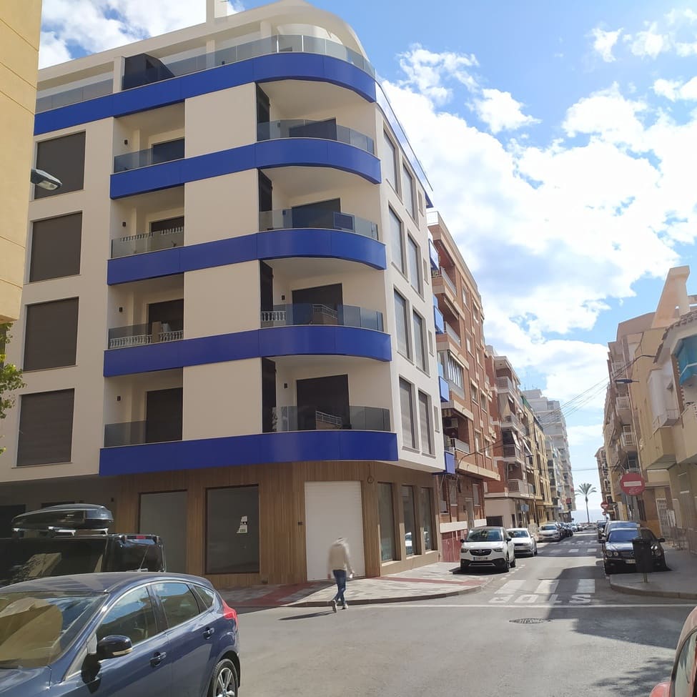2 quarto Apartamento para venda em Torrevieja com piscina - 300 000 € (Ref: 9963140)