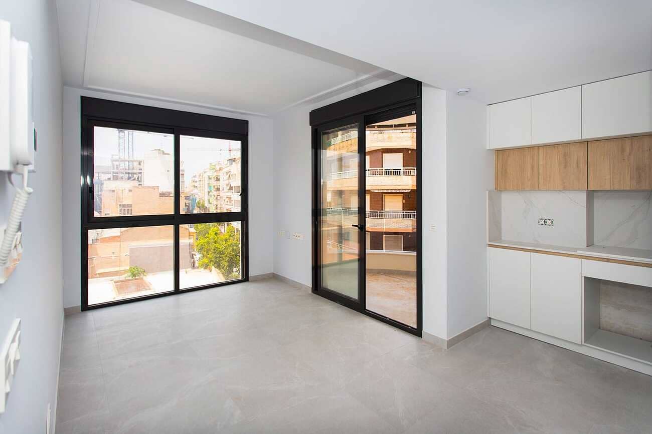 2 quarto Apartamento para venda em Torrevieja com piscina - 300 000 € (Ref: 9963140)