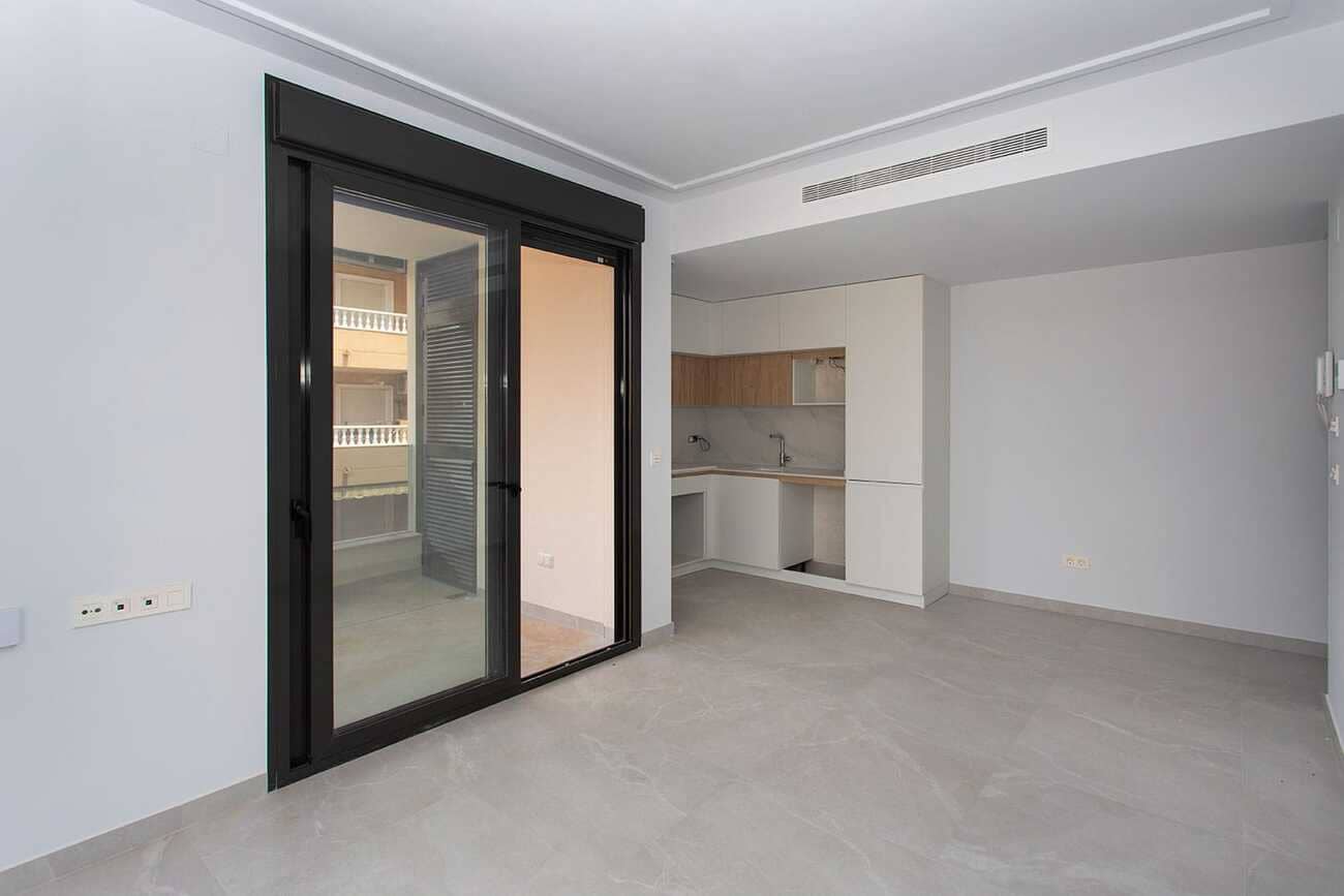 2 quarto Apartamento para venda em Torrevieja com piscina - 300 000 € (Ref: 9963140)