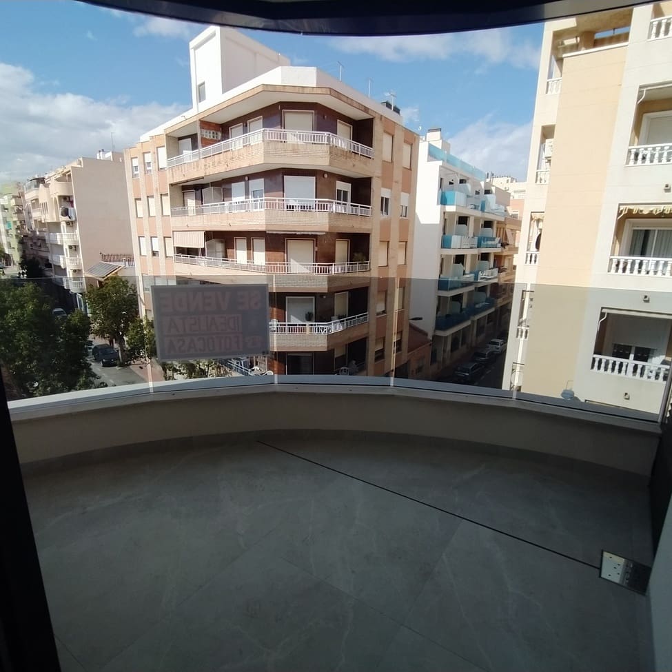 2 quarto Apartamento para venda em Torrevieja com piscina - 300 000 € (Ref: 9963140)