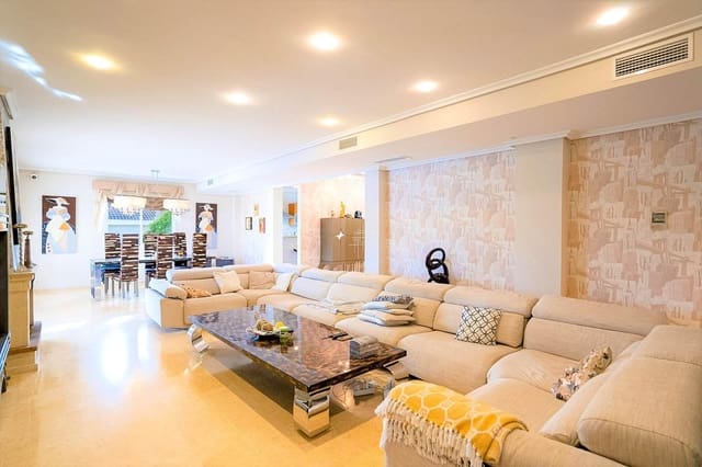5 soverom Villa til salgs i La Mata, Torrevieja med svømmebasseng - € 1 170 000 (Ref: 9963147)