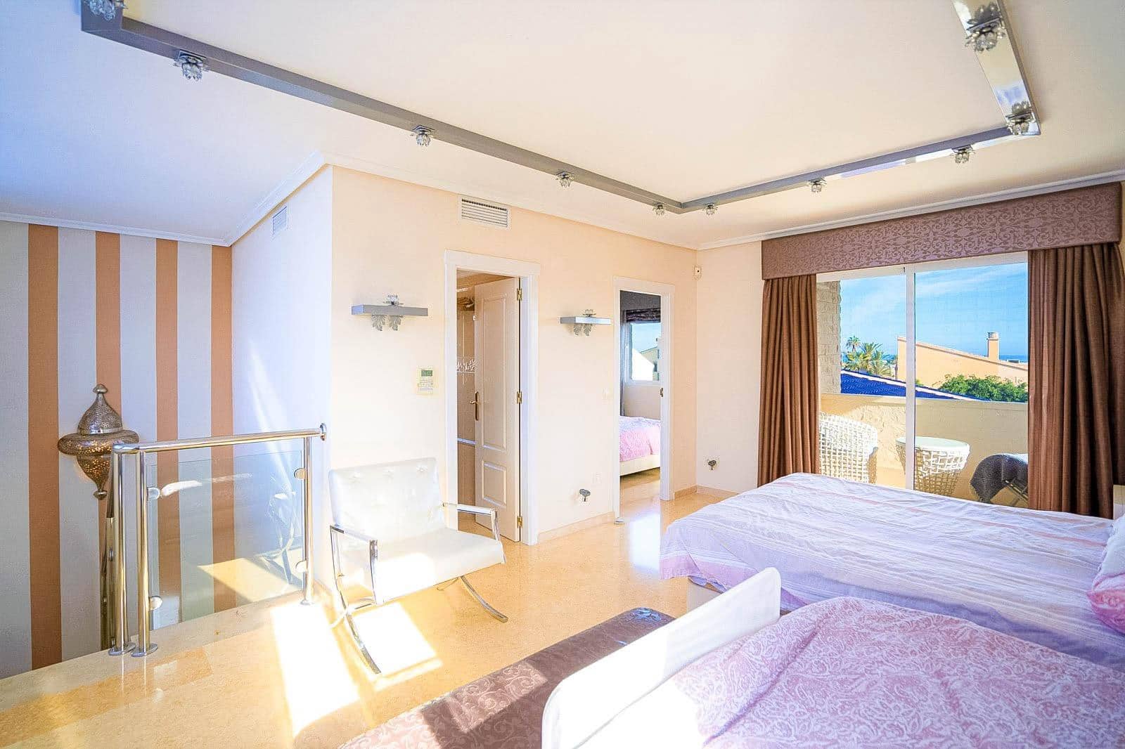 5 bedroom Villa for sale in La Mata with pool - € 1,170,000 (Ref: 9963147)