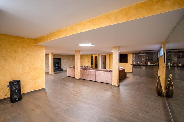 5 soverom Villa til salgs i La Mata, Torrevieja med svømmebasseng - € 1 170 000 (Ref: 9963147)