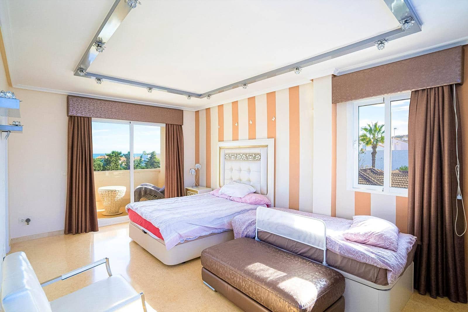 5 bedroom Villa for sale in La Mata with pool - € 1,170,000 (Ref: 9963147)