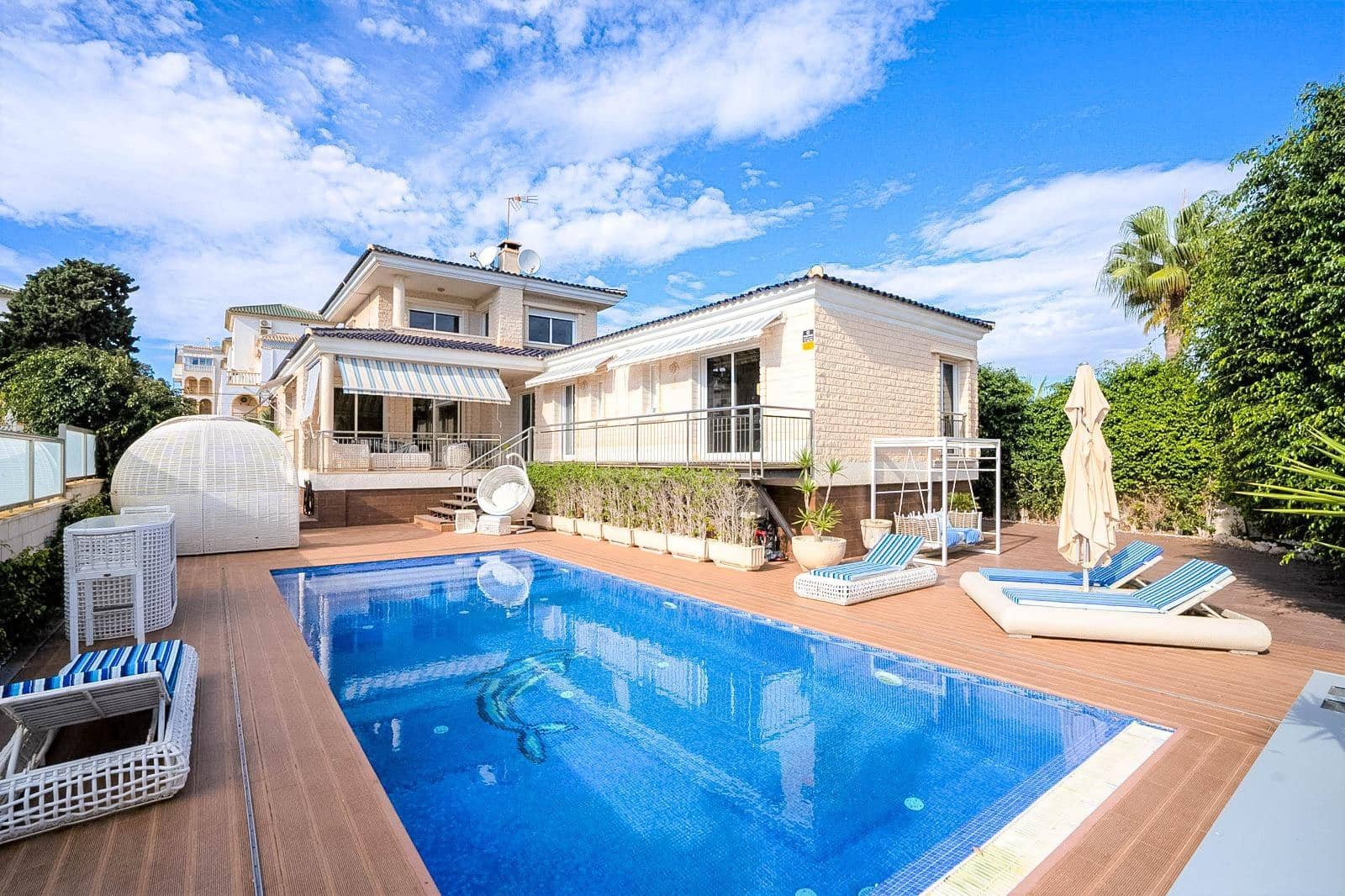 5 bedroom Villa for sale in La Mata with pool - € 1,170,000 (Ref: 9963147)