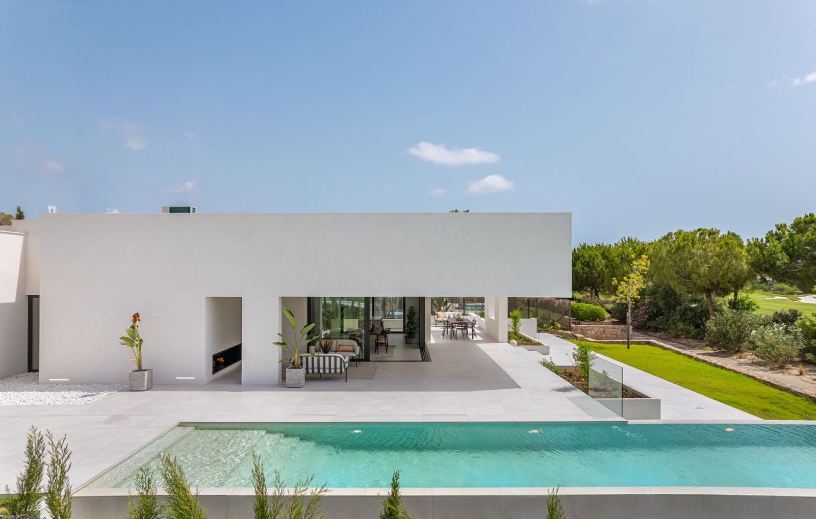 3 bedroom Villa for sale in San Miguel de Salinas with garage - € 2,550,000 (Ref: 9963162)