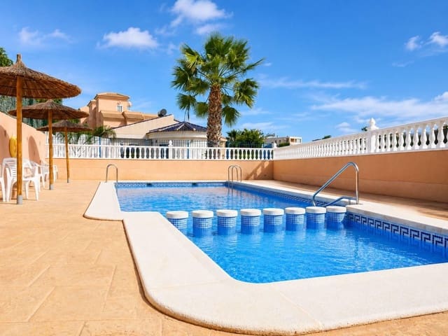 3 soverom Hus til salgs i La Zenia, Orihuela med svømmebasseng - € 279 900 (Ref: 9963170)