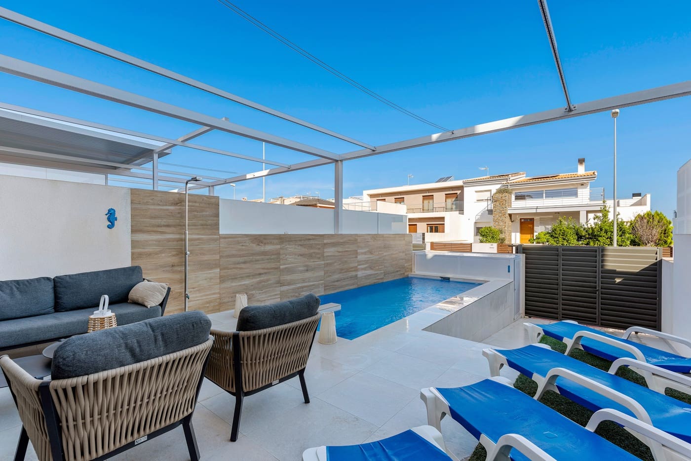 4 bedroom Villa for sale in La Marquesa with pool - € 369,000 (Ref: 9963195)