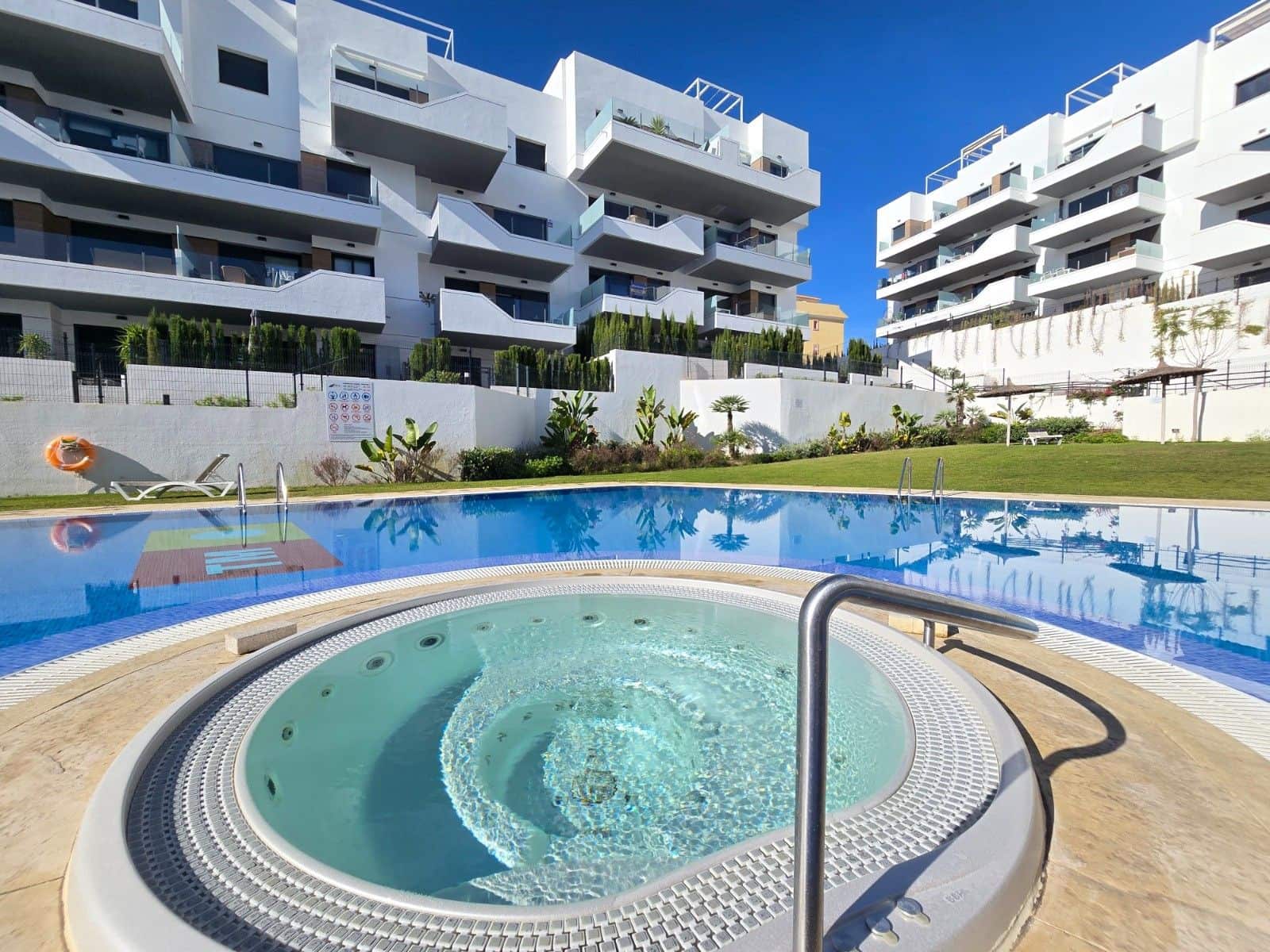 2 soverom Leilighet til salgs i Filipinas - € 249 999 (Ref: 9973407)