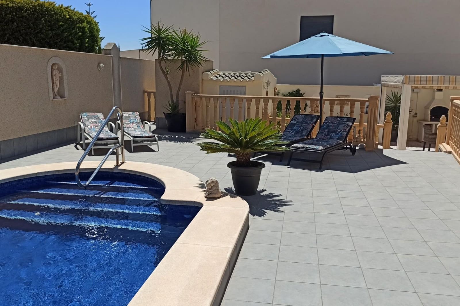 Chalet de 3 habitaciones en Rojales en venta con piscina garaje - 389.500 € (Ref: 9973410)