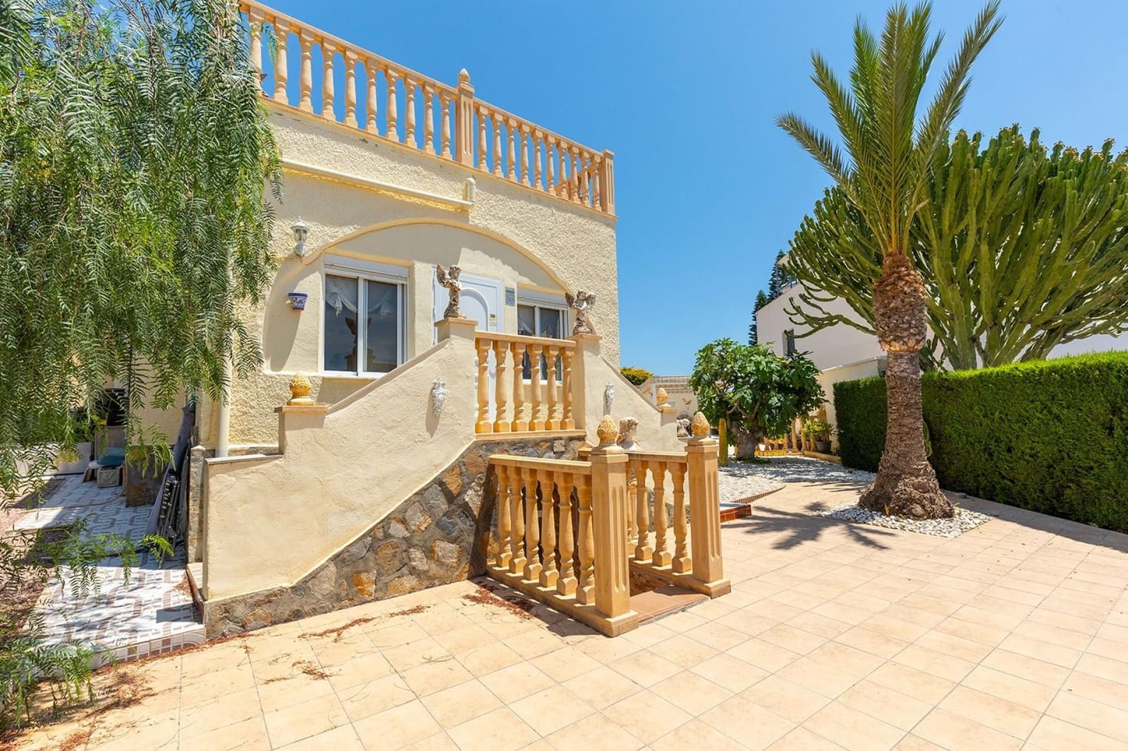 Chalet de 3 habitaciones en Rojales en venta con piscina garaje - 389.500 € (Ref: 9973410)