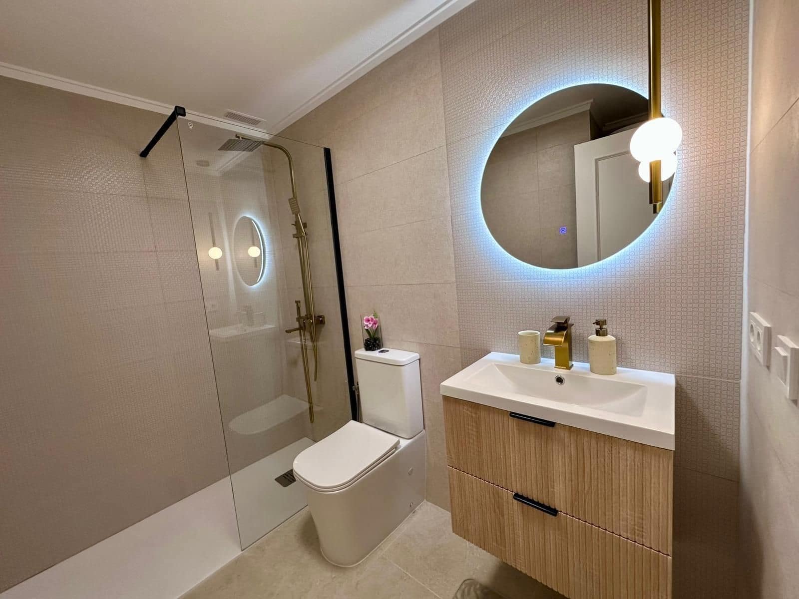2 soverom Leilighet til salgs i Torrevieja - € 189 900 (Ref: 9973418)