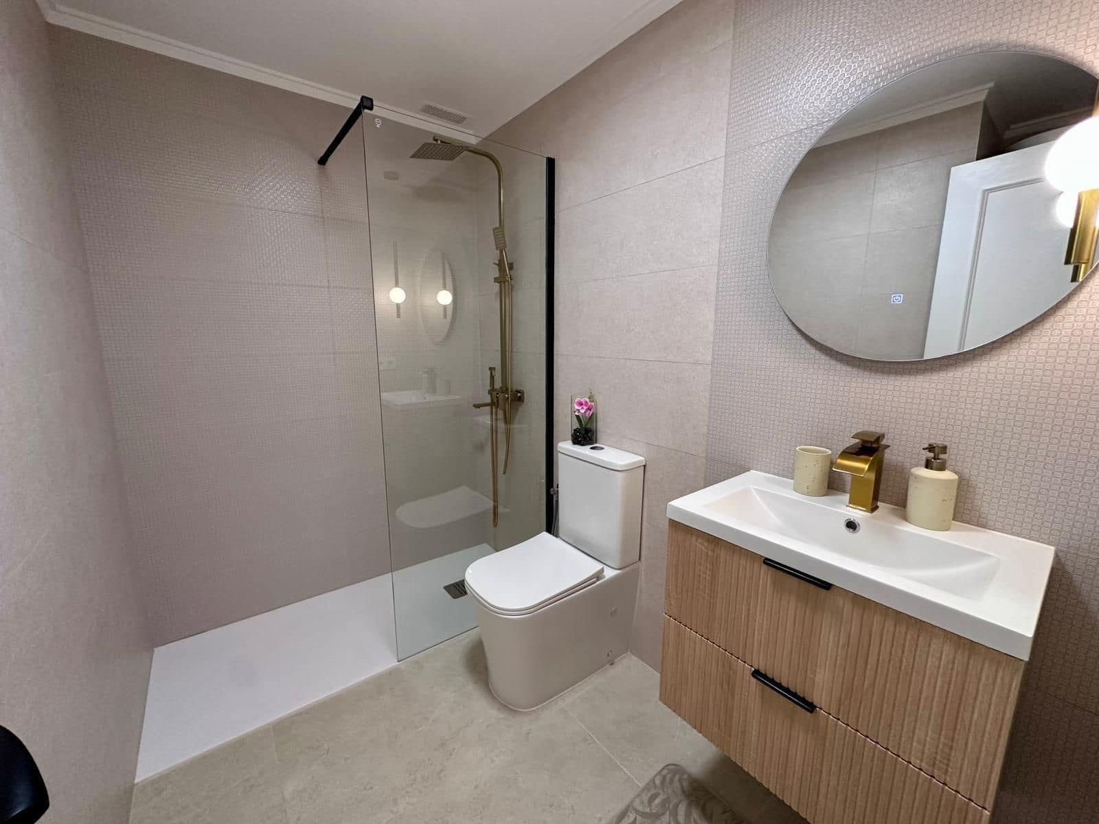 2 soverom Leilighet til salgs i Torrevieja - € 189 900 (Ref: 9973418)