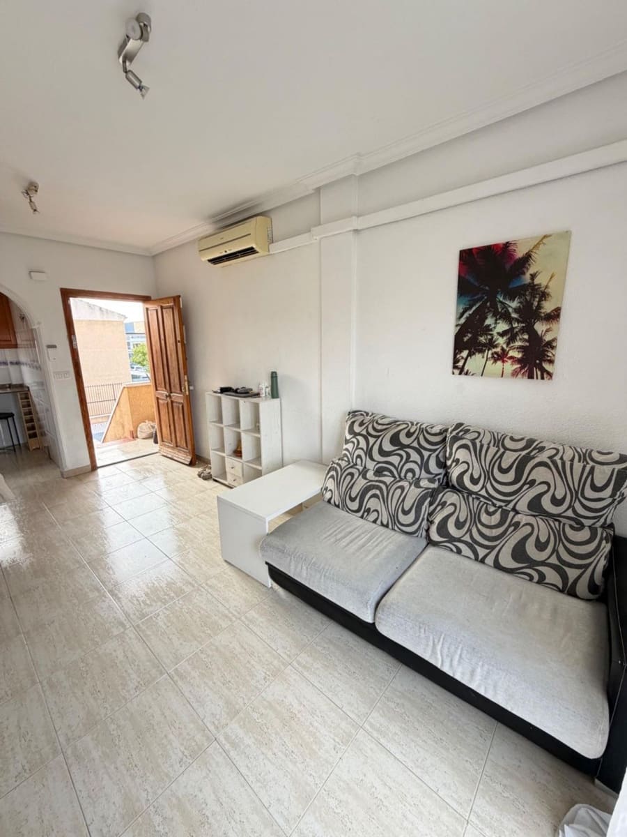 Apartamento de 2 habitaciones en Torrevieja en venta con piscina - 156.900 € (Ref: 9983097)