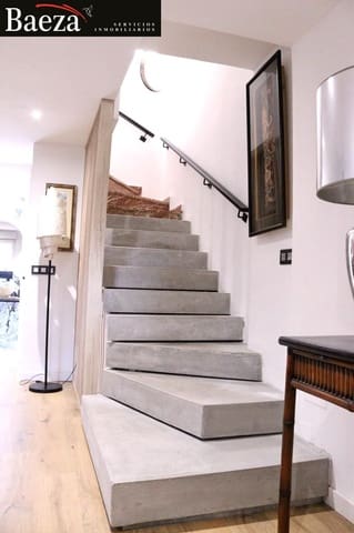 4 soverom Bungalow til salgs i Alicante by med svømmebasseng garasje - € 590 000 (Ref: 9509684)