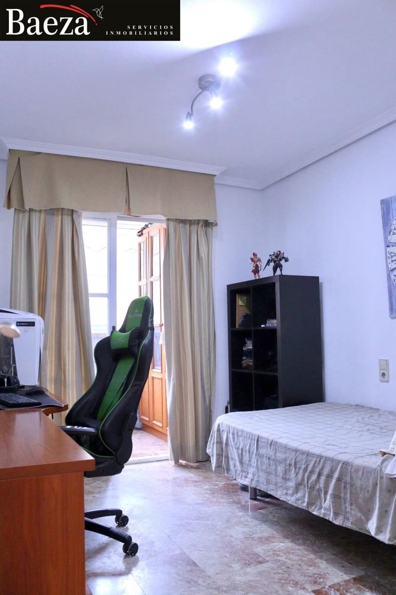 4 soverom Bungalow til salgs i Alicante by med svømmebasseng garasje - € 590 000 (Ref: 9509684)