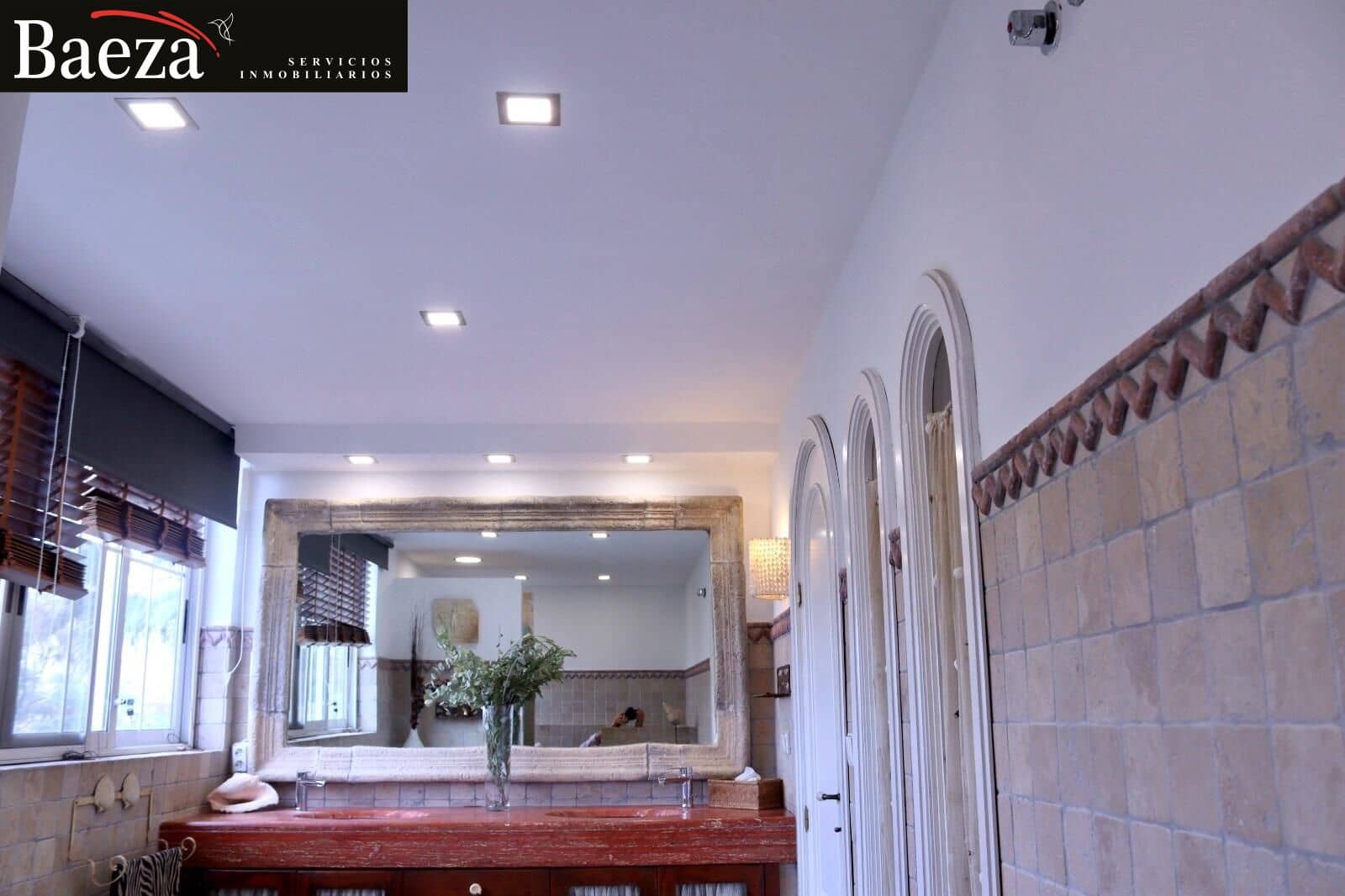 4 soverom Bungalow til salgs i Alicante by med svømmebasseng garasje - € 590 000 (Ref: 9509684)