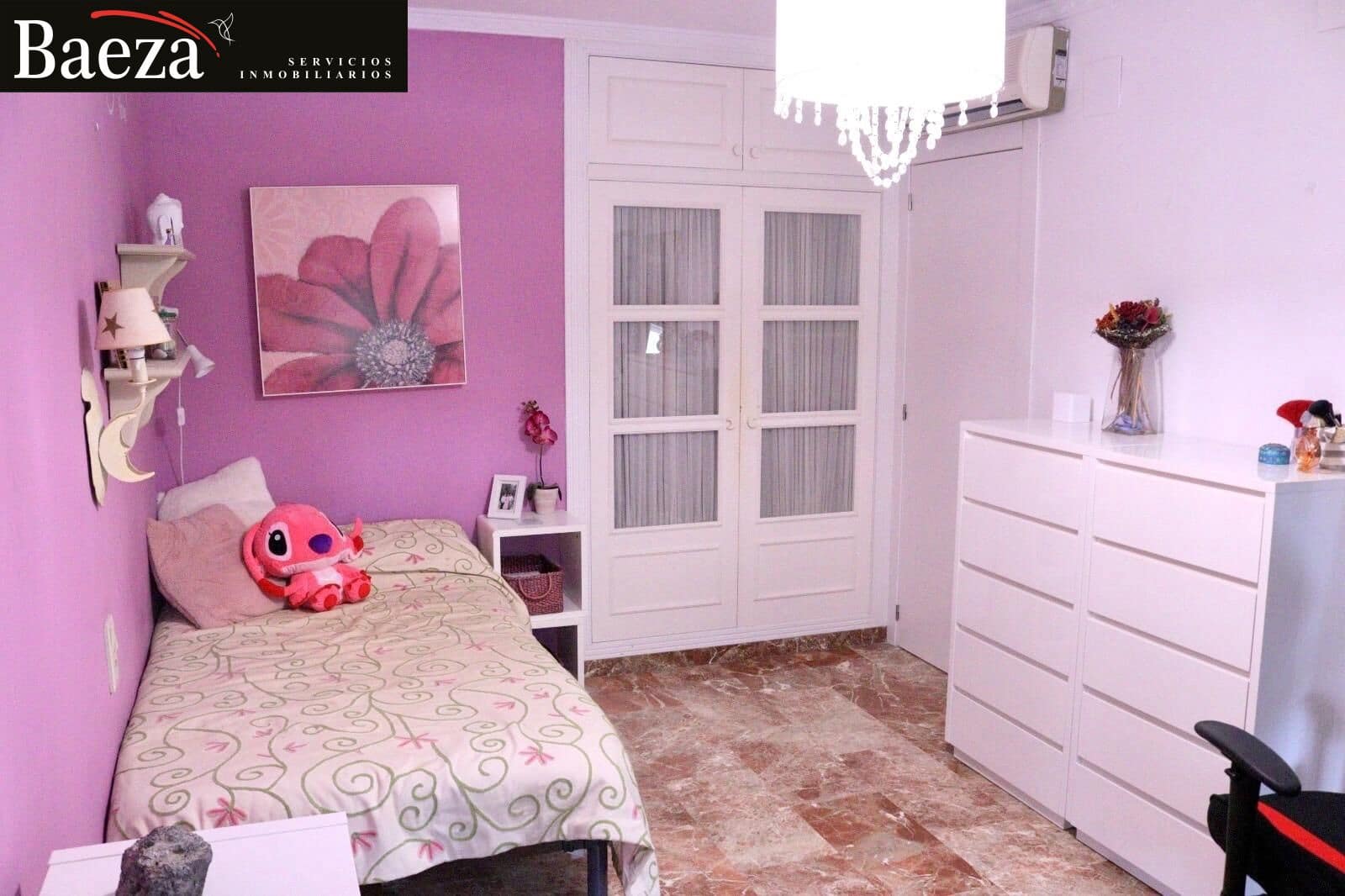 4 soverom Bungalow til salgs i Alicante by med svømmebasseng garasje - € 590 000 (Ref: 9509684)