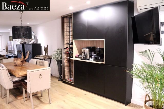 4 soverom Bungalow til salgs i Alicante by med svømmebasseng garasje - € 590 000 (Ref: 9509684)