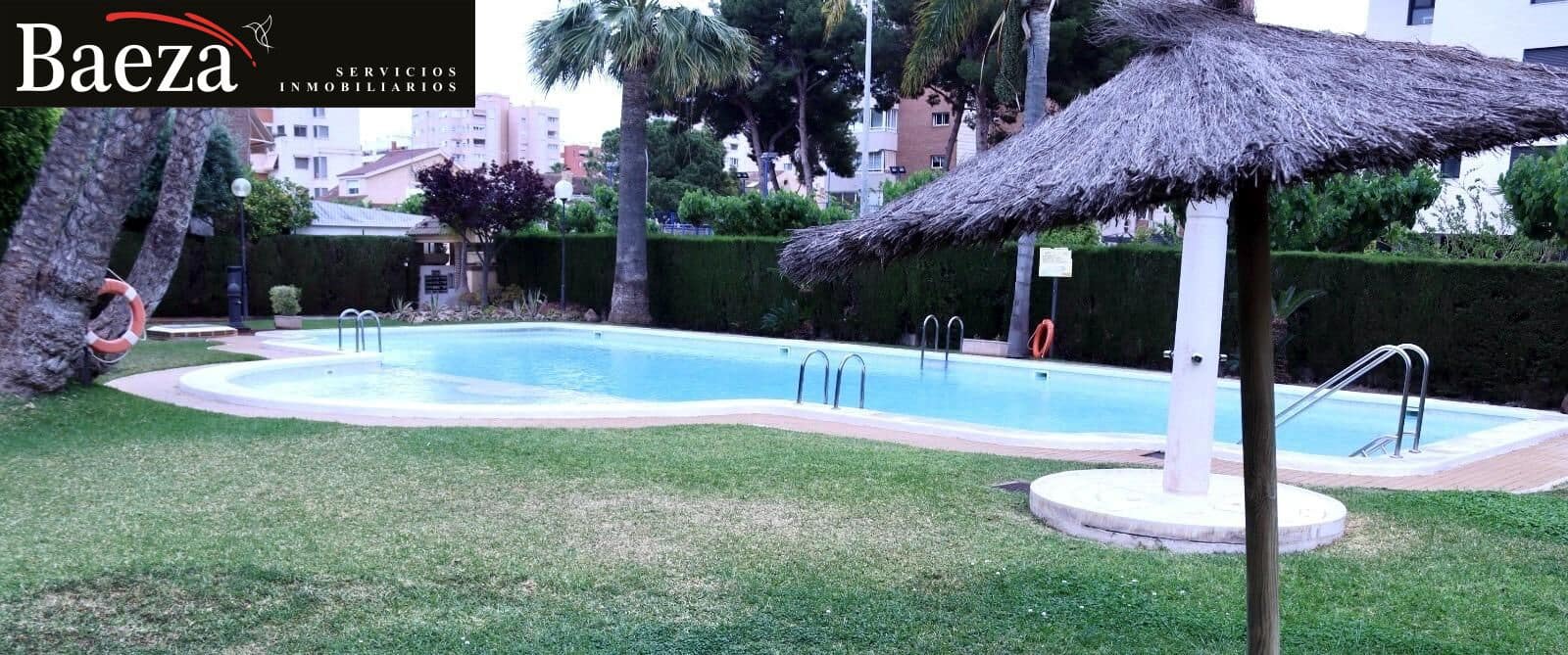 4 soverom Bungalow til salgs i Alicante by med svømmebasseng garasje - € 590 000 (Ref: 9509684)