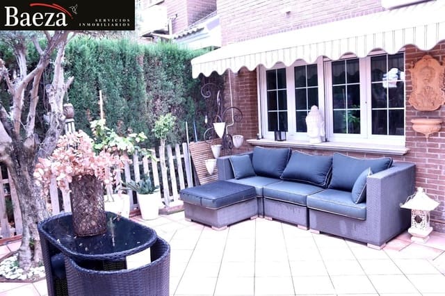 4 soverom Bungalow til salgs i Alicante by med svømmebasseng garasje - € 590 000 (Ref: 9509684)