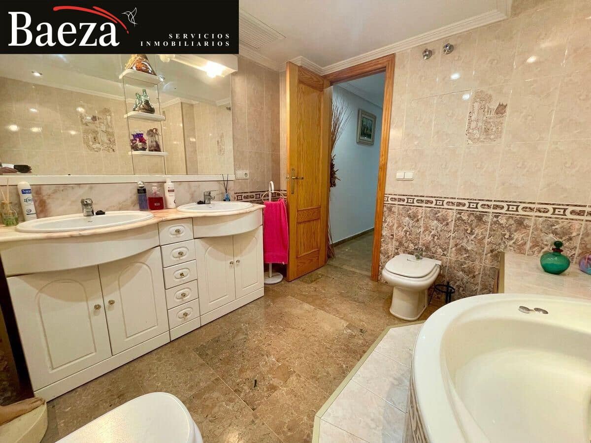 2 bedroom Flat for sale in Muchamiel / Mutxamel with garage - € 210,000 (Ref: 9509689)