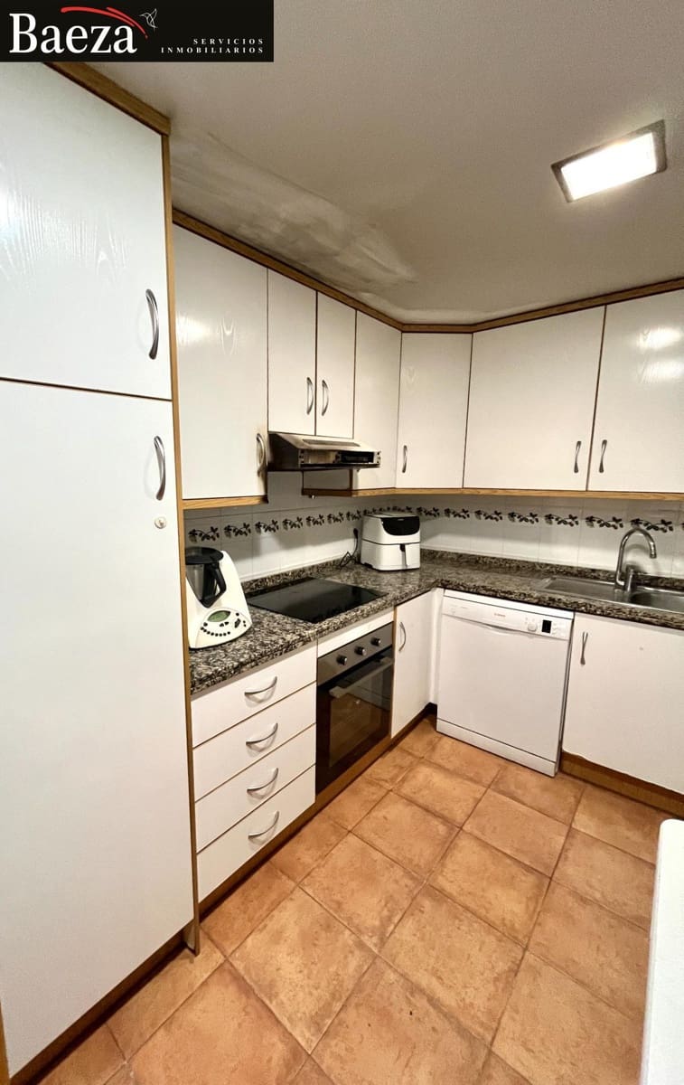 4 makuuhuone Asunto myytävänä paikassa Alicante kaupunki mukana 
autotalli - 350 000 € (Ref: 9509692)