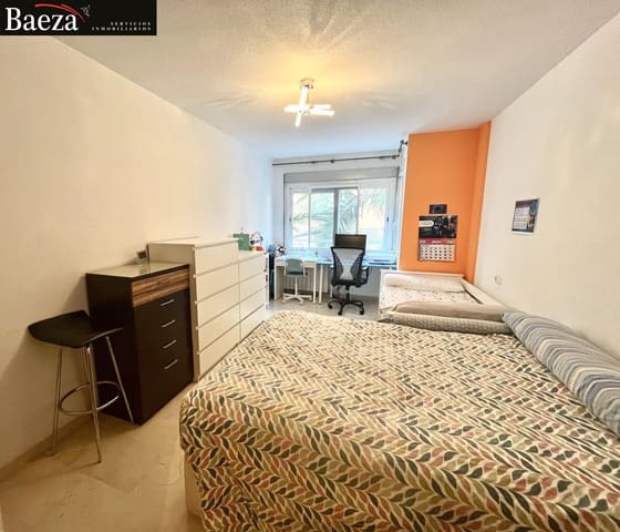 4 makuuhuone Asunto myytävänä paikassa Alicante kaupunki mukana 
autotalli - 350 000 € (Ref: 9509692)