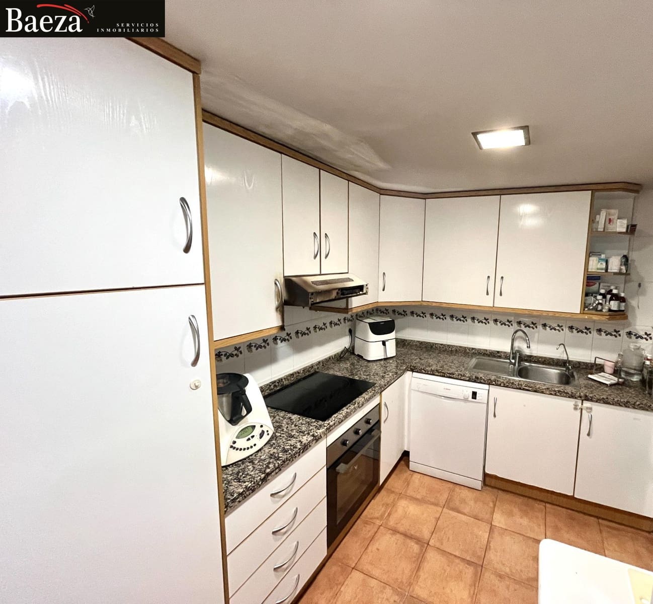 4 makuuhuone Asunto myytävänä paikassa Alicante kaupunki mukana 
autotalli - 350 000 € (Ref: 9509692)