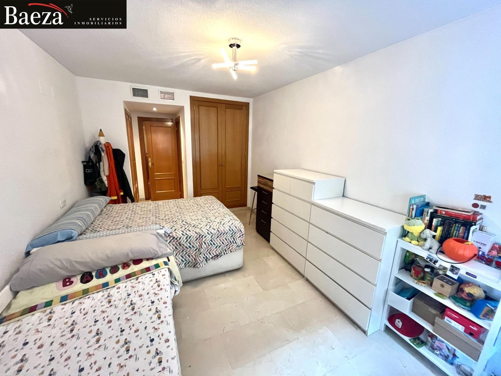 4 makuuhuone Asunto myytävänä paikassa Alicante kaupunki mukana 
autotalli - 350 000 € (Ref: 9509692)