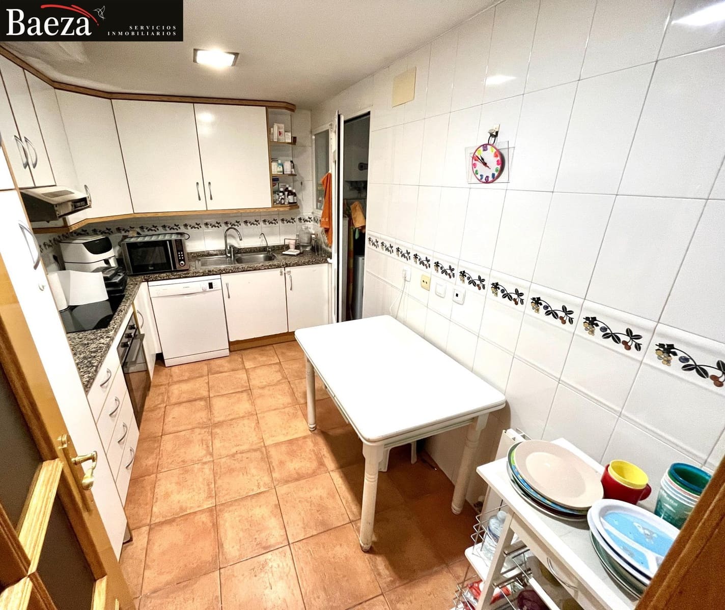 4 makuuhuone Asunto myytävänä paikassa Alicante kaupunki mukana 
autotalli - 350 000 € (Ref: 9509692)