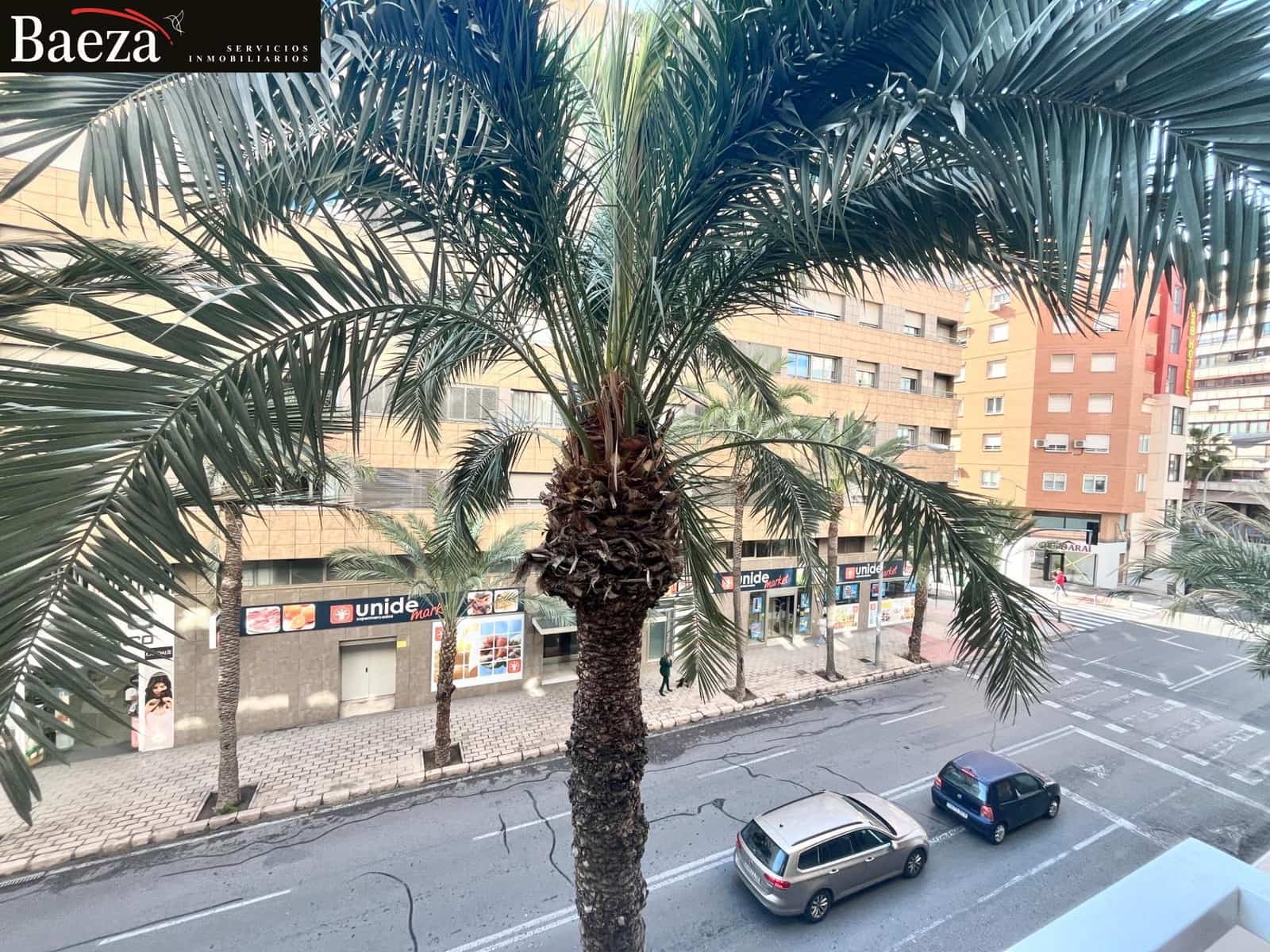 4 makuuhuone Asunto myytävänä paikassa Alicante kaupunki mukana 
autotalli - 350 000 € (Ref: 9509692)