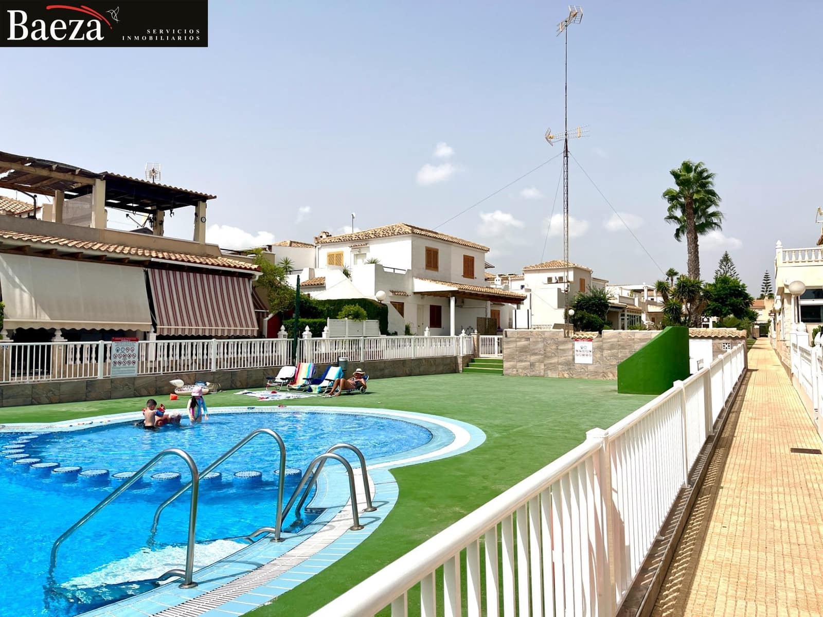 Pareado de 3 habitaciones en Playa Flamenca en venta con piscina garaje - 214.000 € (Ref: 9509696)