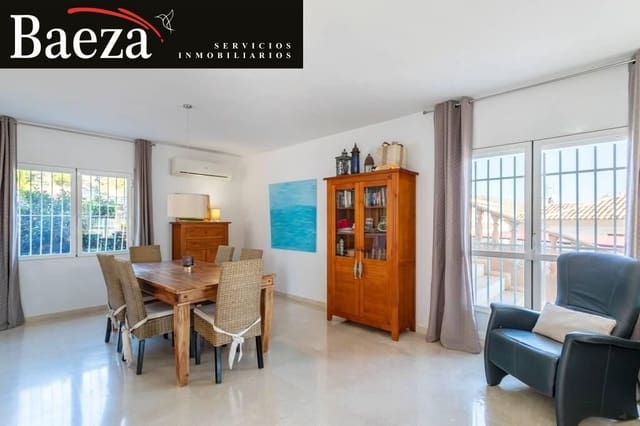 Chalet de 3 habitaciones en Cala d'Or, El Campello en venta con piscina garaje - 599.000 € (Ref: 9509698)