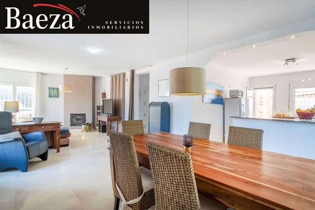 Chalet de 3 habitaciones en Cala d'Or, El Campello en venta con piscina garaje - 599.000 € (Ref: 9509698)