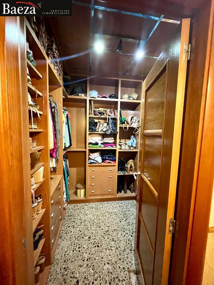 4 bedroom Flat for sale in Muchamiel / Mutxamel - € 207,000 (Ref: 9509705)